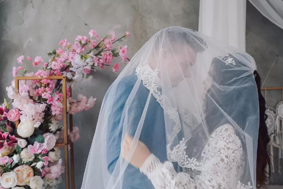 В Самаре молодожены в день бракосочетания отправились на выборы