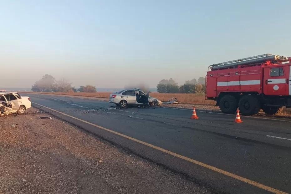 Утром 21 сентября два человека погибли в ДТП на автодороге в Самарской области