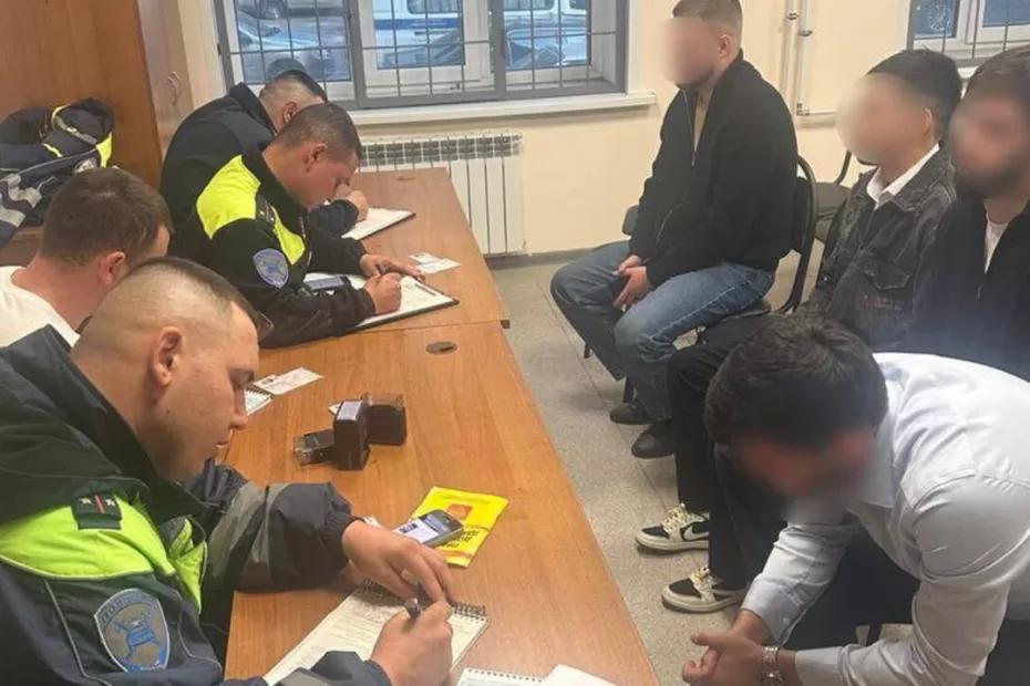 Водителей свадебного кортежа на ул. Советской Армии в Самаре наказали