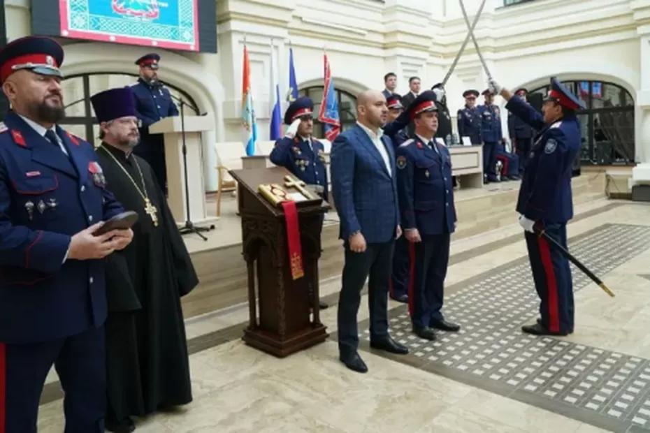 Губернатор Федорищев прошел казачью и православную процедуру верстания в казаки