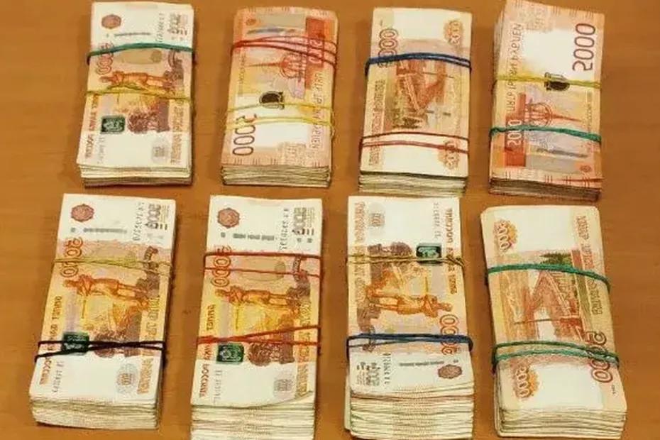 В аэропорту Самары задержали пассажира с 4,4 млн рублей в карманах