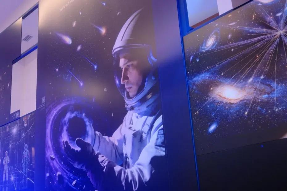 В Самаре открылась выставка нейроискусства &laquo;Загадки космоса&raquo;: работы созданы ИИ