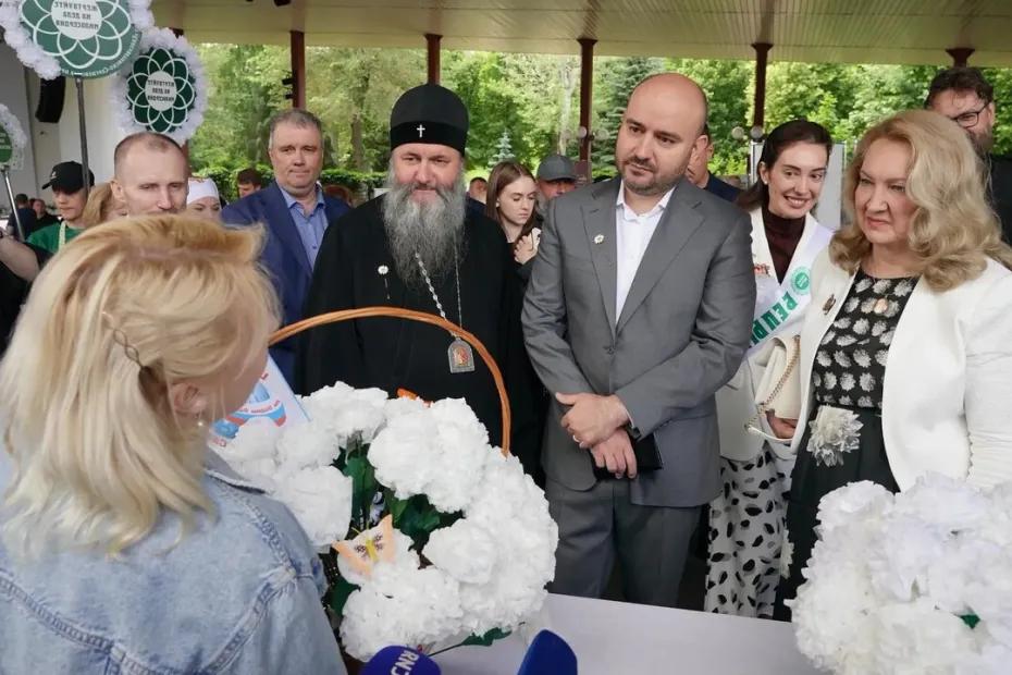 Вячеслав Федорищев принял участие в благотворительной акции &laquo;День Белого Цветка&raquo;