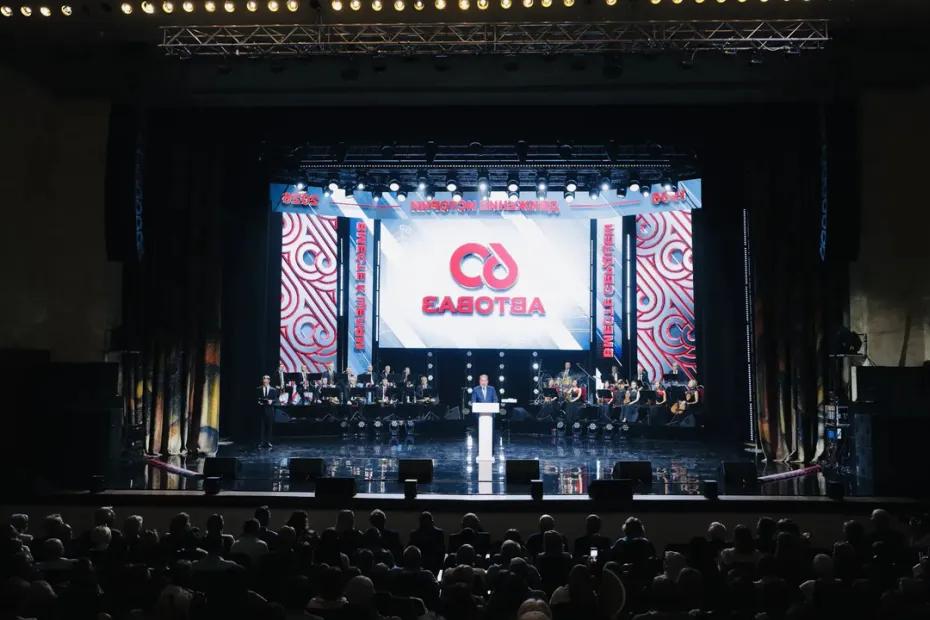 Игорь Комаров и Вячеслав Федорищев вручили награды работникам АВТОВАЗа