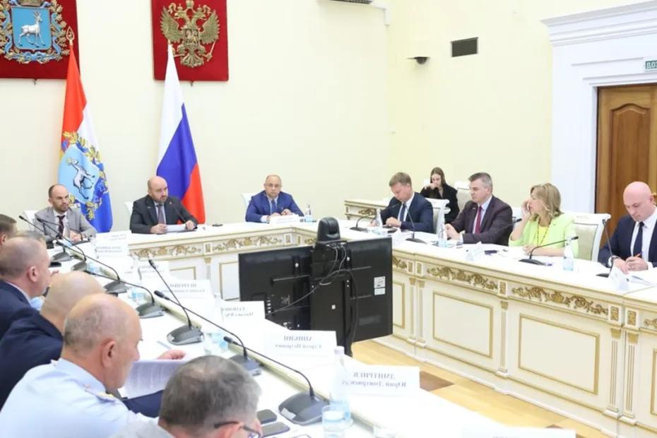 Министры и главы крупных городов Самарской области включены в резерв отряда БАРС-Крылья