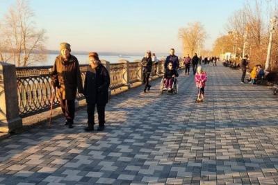 В самарском регионе пенсионерам помогают попасть в приемные семьи