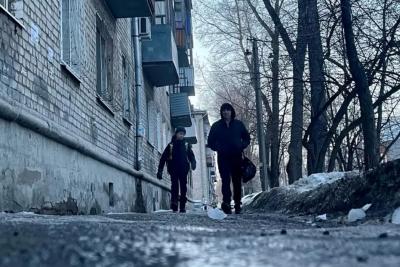 Снег выпадет к майским праздникам: Вильфанд сделал неожиданный прогноз - убирать пуховики в шкаф пока рано