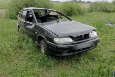 Под Самарой покалечился 21-летний водитель перевернувшегося в кювет ВАЗ-2115