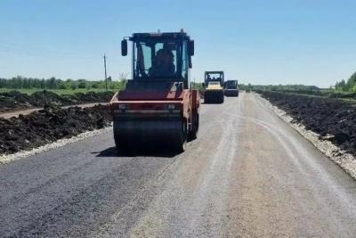 К селу Богатое в самарском регионе начали ремонтировать «опорную» дорогу