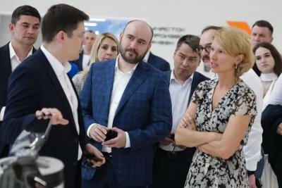 Глава Минсельхоза России Оксана Лут и самарский губернатор посетили сельхозпредприятия  региона