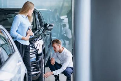 «Автоновости»: в РФ началась распродажа автомобилей - семь марок стали доступнее