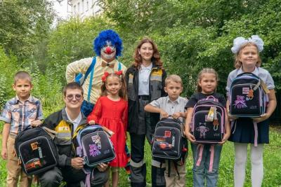 Самарские нефтяники собрали детей в школу