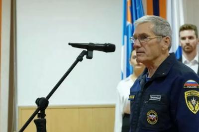 В Самаре губернатор Вячеслав Федорищев наградил лучших сотрудников МЧС