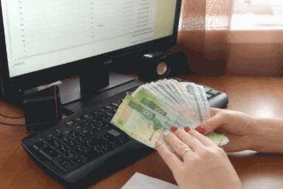 54-летняя самарчанка отдала мошенникам 400 тысяч ради фейковой встречи с кумиром