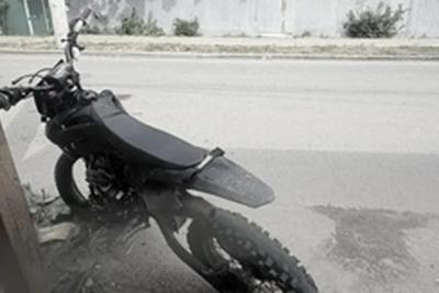В Самаре погиб мотоциклист, столкнувшийся с металлической опорой
