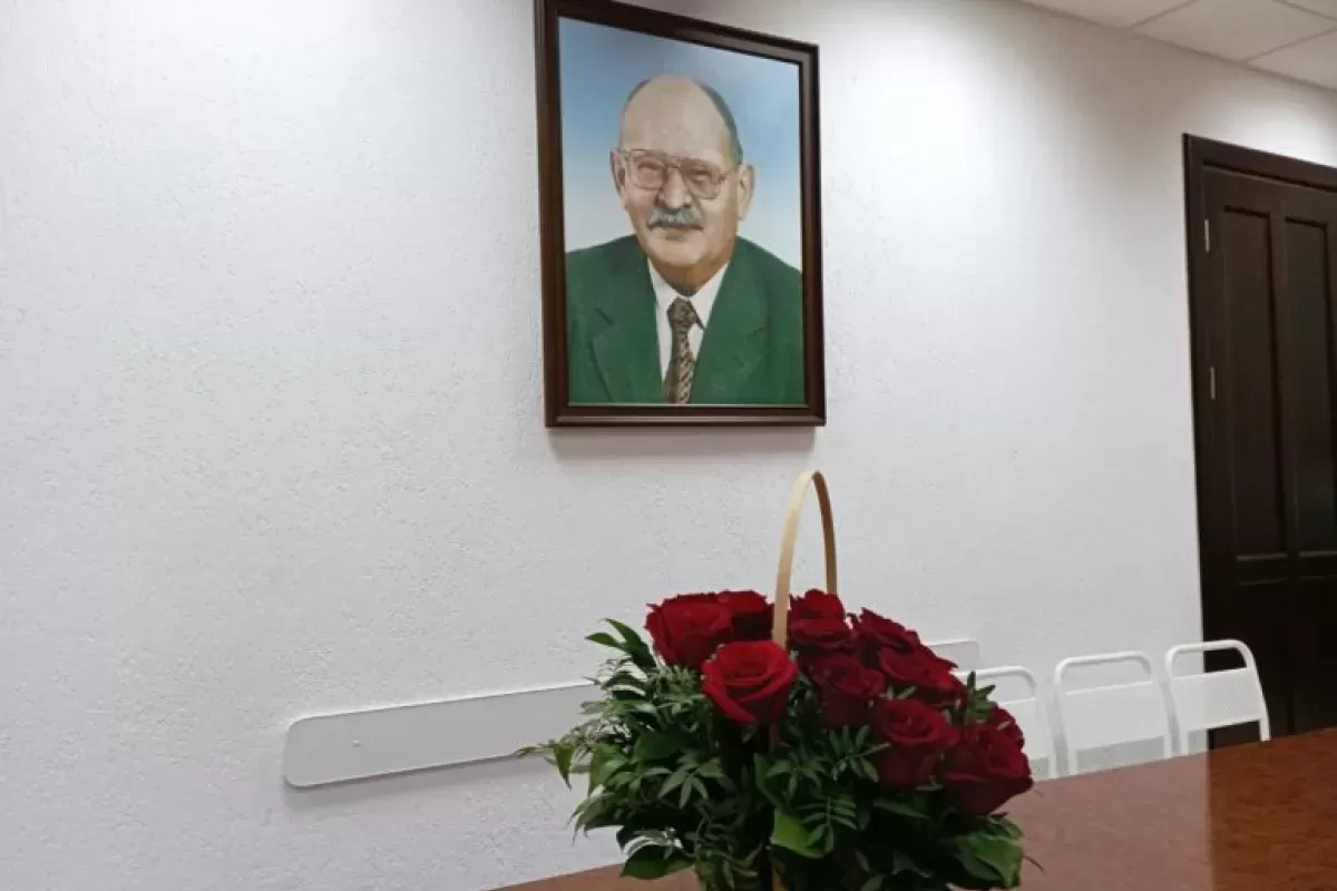 В Самаре почтили память заслуженного врача России Владимира Середавина