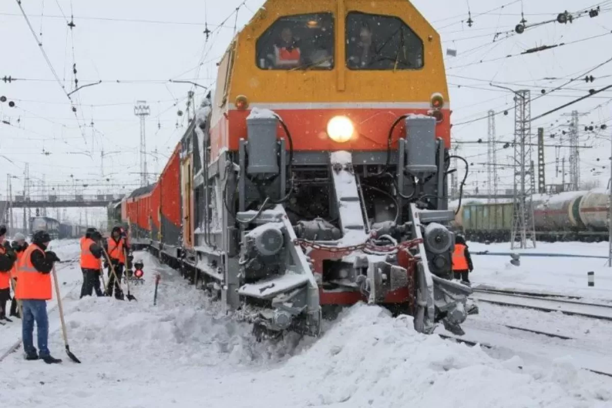 В Самарской области очистили от снега почти полторы тысячи километров железнодорожных путей