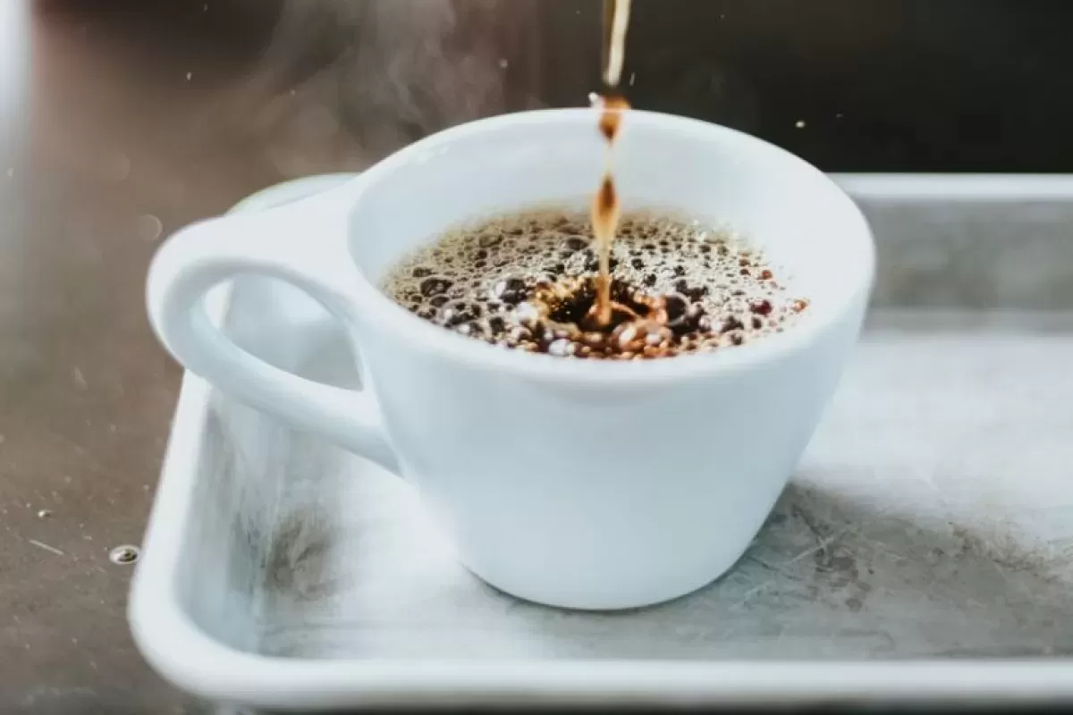 Биолог рассказал, чем угрожает организму растворимый кофе
