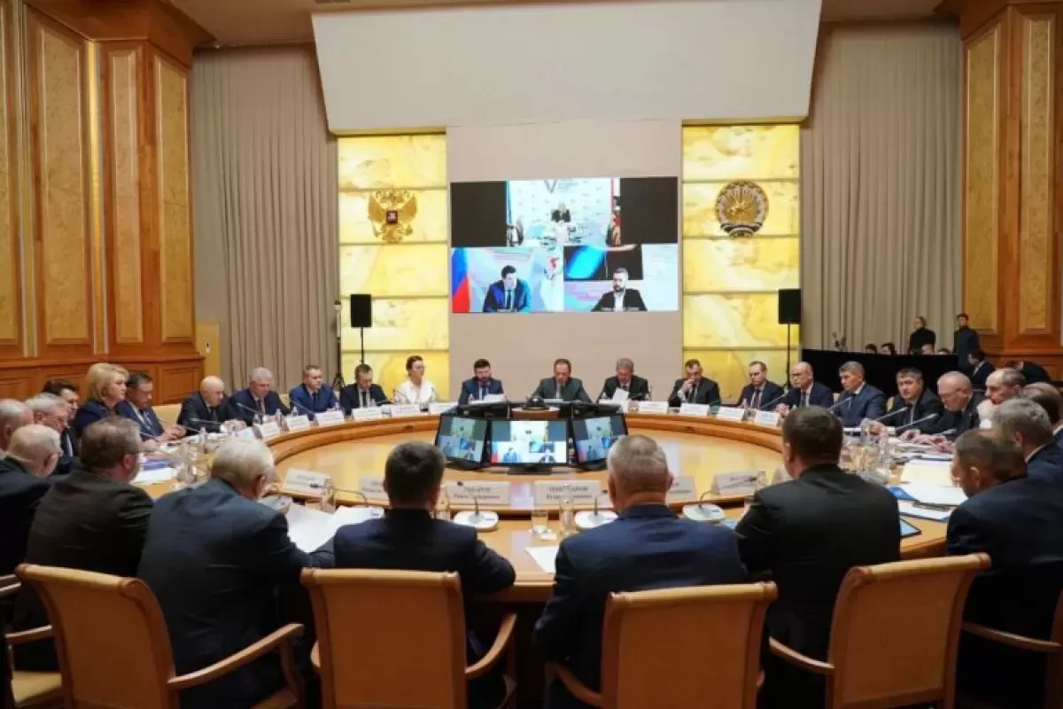 Дмитрий Азаров принял участие в заседании Совета при полномочном представителе президента России в ПФО