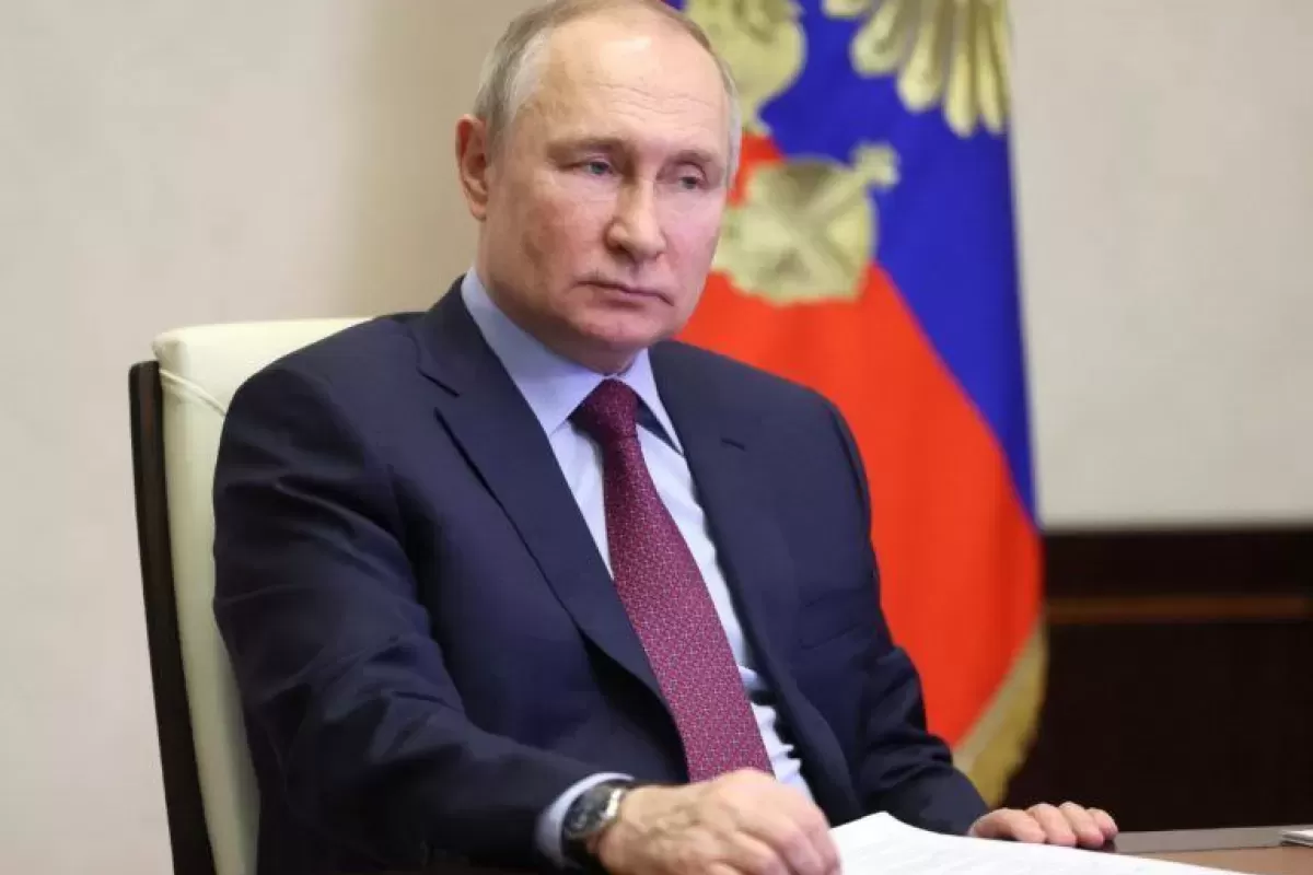 Владимир Путин выступил в своем предвыборном штабе в Гостином дворе и поблагодарил избирателей