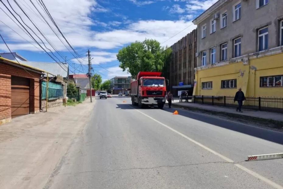 В Железнодорожном районе Самары грузовик сбил женщину