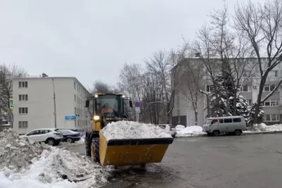 Самару продолжают расчищать от снега