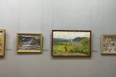 Ретроспективная выставка Николая Шеина «Белый свет» открылась в Самарском областном художественном музее