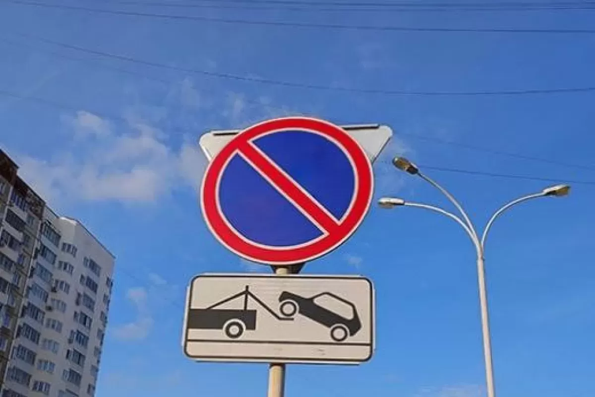 Самарских водителей предупреждают, где будут чистить снег под знаками ограничения парковки