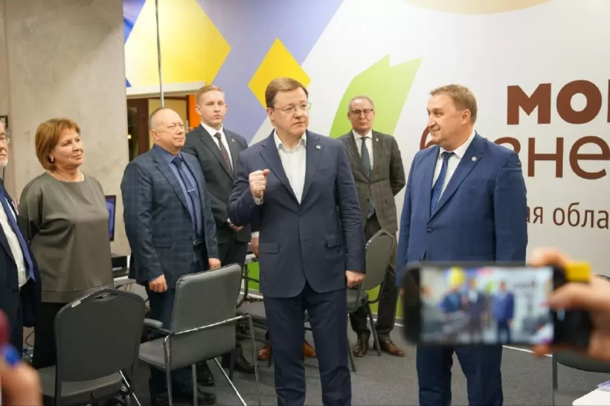 Губернатор Дмитрий Азаров поблагодарил общественных наблюдателей за работу на выборах Президента России