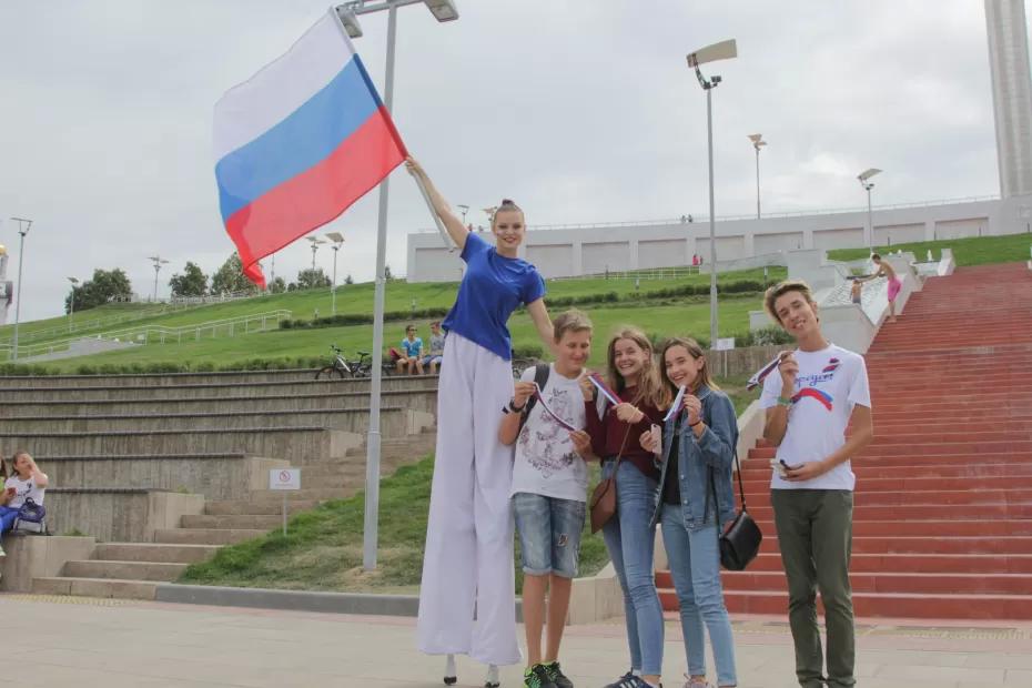 Самарцев поздравили с Днем России