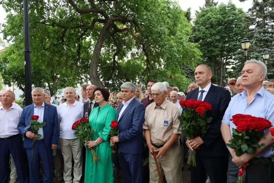 В Самаре открыли памятник Анатолию Чижову 