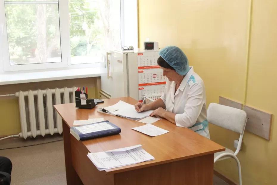 В Самаре медсестре педиатра готовы платить до 75 тысяч рублей