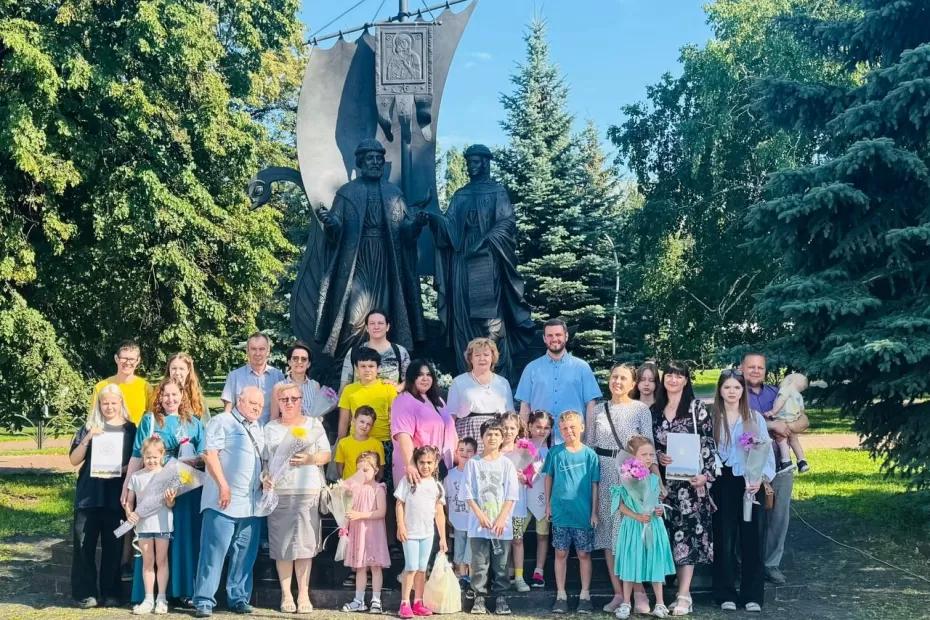 В Самаре проходят мероприятия в честь Дня семьи, любви и верности В Самаре проходят мероприятия в честь Дня семьи, любви и верности