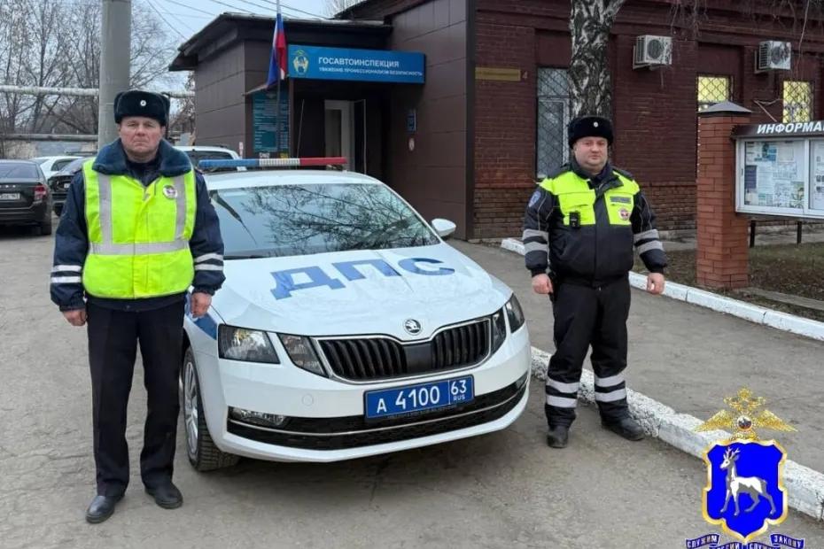 Полицейские помогли потушить крупный пожар в гараже жителя Самарской области - последние новости