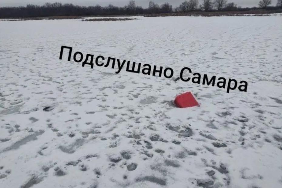 Семья две недели не может достать тела родных из-подо льда в Самарской области