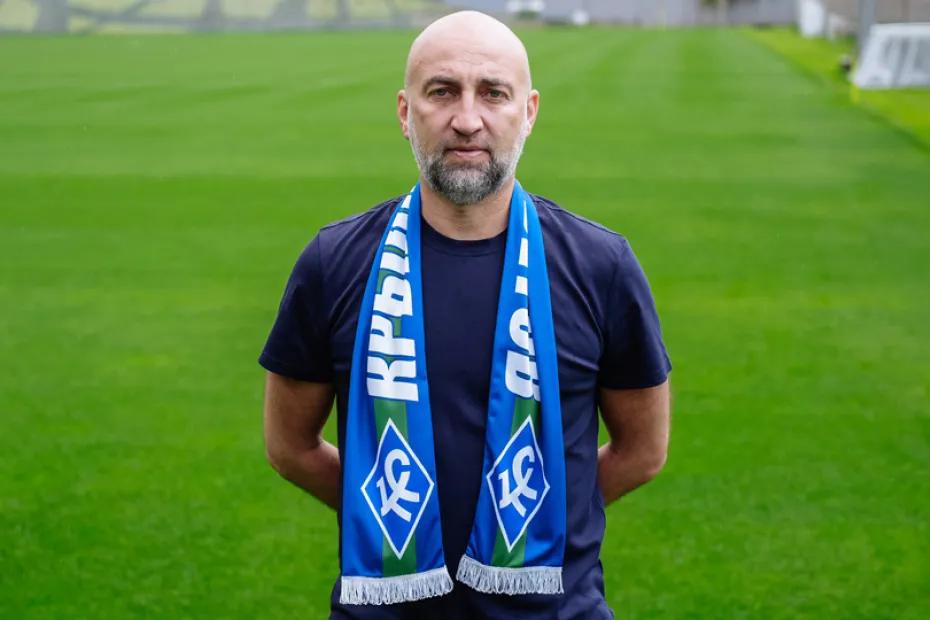 Главный тренер &laquo;Крыльев Советов&raquo; заявил, что клубу нужен забивной форвард, а &laquo;лучше два&raquo;