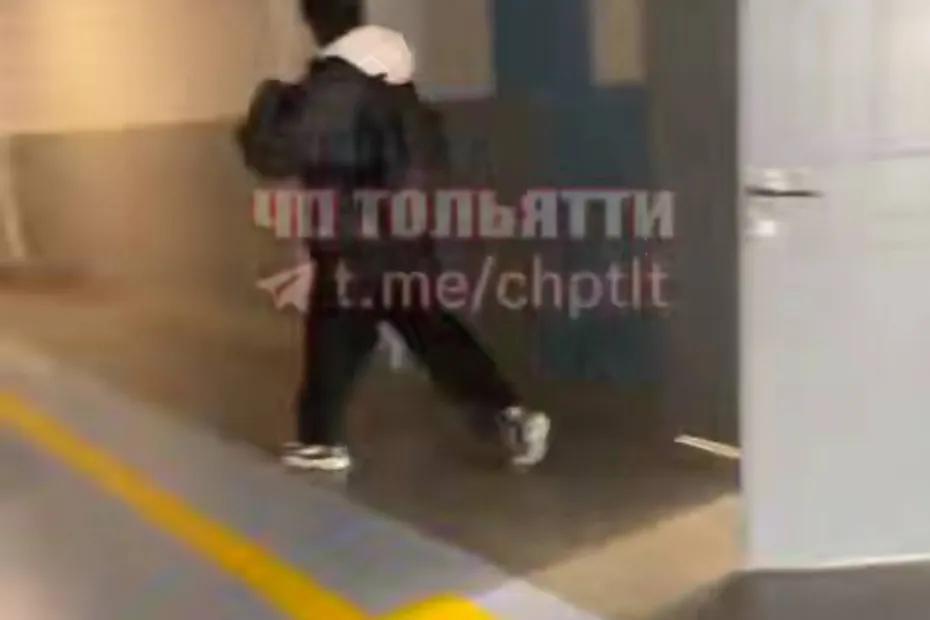 Парень ходил по кабинетам школы в Самарской области и угрожал ученикам