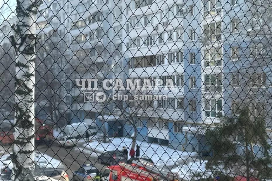 Три человека пострадали при пожаре в жилом доме в Промышленном районе Самары