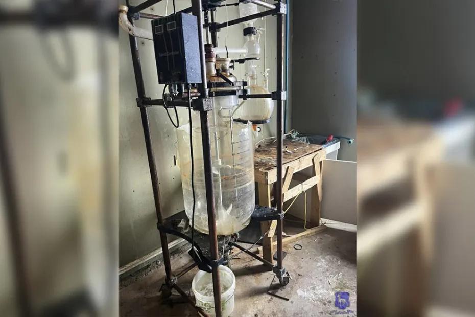 Иностранца с 29 кг мефедрона из нарколаборатории задержали в Самарской области