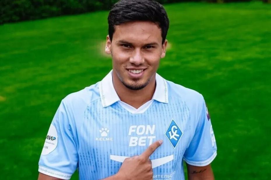 Новый защитник &laquo;Крыльев Советов&raquo; застрял в Дубае и пропустил матч с &laquo;Динамо&raquo;