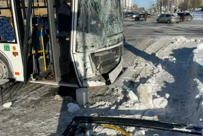 На Московском шоссе столкнулись два автобуса