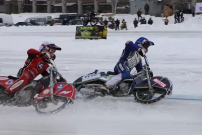 Команда из Тольятти стала второй на этапе чемпионата по мотогонкам на льду