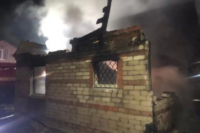 В Самарской области при пожаре в частном доме погибли два человека