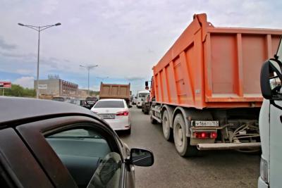 В Самарской области на участке трассы ограничили движение большегрузов