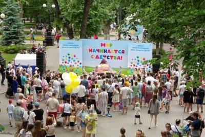 В Струковском саду проходит детский фестиваль