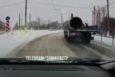 Водитель грузовика чуть не устроил &laquo;Пункт назначения&raquo; в Самарской области