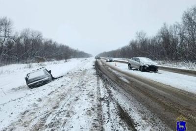 Водитель ВАЗ 2112 погиб в столкновении с Kia Rio на трассе в Самарской области: что произошло