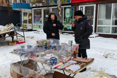Полицейские изъяли более 4000 единиц незаконной пиротехники в Самаре