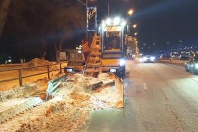 Более 960 тонн снега вывезли за сутки с трасс Самарской области