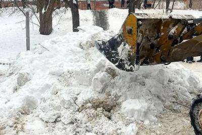 Опасную ледяную горку, выходившую на проезжую часть, ликвидировали в Самаре
